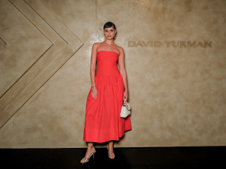 Taylor Hill at David Yurman Chevron event New York City February 2025 фото №1412370