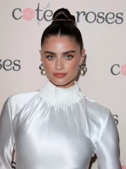 Taylor Hill - Cote des Roses Event in Los Angeles 04/29/2022 фото №1342122