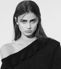 Taylor Hill - photoshoot for IRO Spring/Summer 2017 Campaign фото №978769