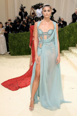 Taylor Hill - MET Gala 2021: In America. A Lexicon Of Fashion 09/13/2021 фото №1313652