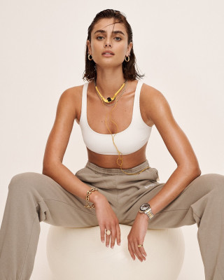 Taylor Hill for Sporty & Rich // 2021 фото №1304987