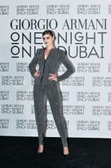 Taylor Hill - Giorgio Armani One Night Only Dubai Fashion Show 10/26/2021 фото №1318776