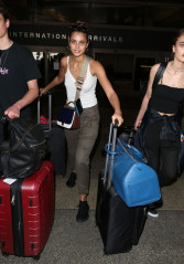 Taylor Hill at LAX Airport in Los Angeles, April 2017 фото №956315
