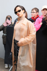 Taylor Russell - Loewe Menswear FW 2023-2024 Show at PFW 01/21/2023 фото №1362818