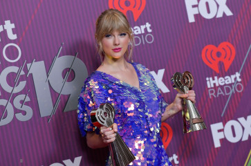 Taylor Swift - iHeartRadio Music Awards in LA 03/14/2019 фото №1152810
