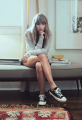 Taylor Swift - Instax (2018) фото №1109417