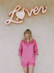 Taylor Swift - 'Lover' Photoshoot (2019) фото №1212662
