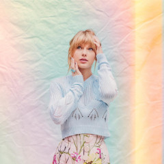 Taylor Swift - 'Lover' Photoshoot (2019) фото №1212666