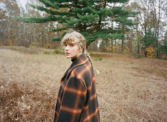 Taylor Swift - 'evermore' Album Photoshoot (2020) фото №1285156
