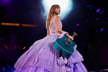 Taylor Swift for Apple Magazine December 2023 фото №1383823