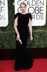 Teresa Palmer - 74th Annual Golden Globe Awards in Beverly Hills фото №933896