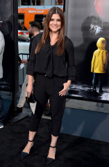 Tiffani Thiessen – “IT” Premiere in Los Angeles  фото №993093