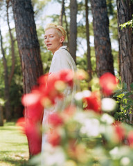 Tilda Swinton by James Wright for Variety • 2021 Cannes Issue фото №1301198