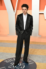 Timothée Chalamet - Vanity Fair Oscar Party in Beverly Hills 03/02/2025 фото №1413435