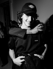 Timothée Chalamet - Haider Ackermann x Augustinus Bader's NYFW Dinner 09/08/2023 фото №1377779