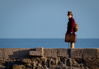 Timothée Chalamet - Wonka (2023) On Set in Lyme Regis, UK 10/11/2021 фото №1315141
