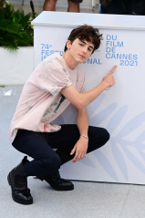 Timothée Chalamet - 'The French Dispatch' Photocall at 74th CFF 07/13/2021 фото №1344126