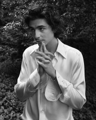 Timothée Chalamet - Julian Ungano Photoshoot in Central Park, NY 09/30/2023 фото №1379864