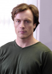 Toby Stephens фото