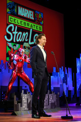 Tom Hiddleston - Marvel Celebrates Stan Lee in New York 10/07/2019 фото №1238991