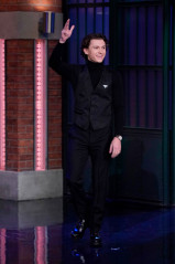 Tom Holland-Late Night with Seth Meyers фото №1327943