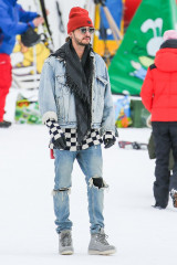 Tom Kaulitz in Gstaad 01/02/2018 фото №1029278