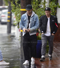Tom Kaulitz leaving Mauro Café in LA 03/22/2018 фото №1056640