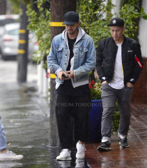 Tom Kaulitz leaving Mauro Café in LA 03/22/2018 фото №1056640