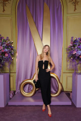 Toni Garrn - 2023 "La Maison Vivier" Outside Arrivals - Paris Fashion Week фото №1369053