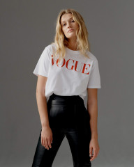 Toni Garrn – Vogue Collection Winter 2020 фото №1237440