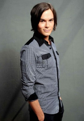 Tyler Blackburn фото №811622