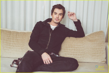 Tyler Blackburn фото №814294