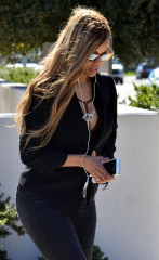 Tyra Banks out in Beverly Hills фото №1057495