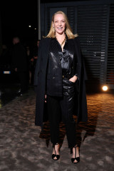 Uma Thurman - Tom Ford Fashion Show in Milan  фото №1389449