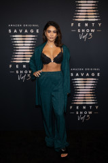 Vanessa Hudgens-Savage x Fenty Show, Vol. 3 in LA фото №1312178