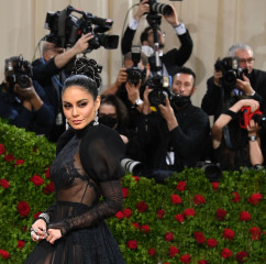 Vanessa Hudgens - 2022 MET Gala 05/02/2022 фото №1342167