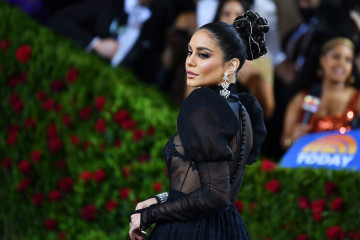 Vanessa Hudgens - 2022 MET Gala 05/02/2022 фото №1342168