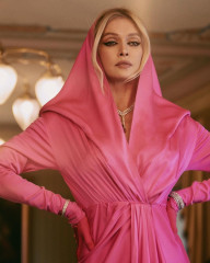 Вера Брежнева - Vogue Russia (2021) фото №1332875