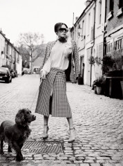 VICTORIA BECKHAM in Harper’s Bazaar Magazine, UK February 2020 фото №1241318
