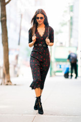 Victoria Justice Street Fashion – NYC  фото №1104822