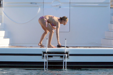 VICTORIA SWAROVSKI in Bikini at a Yacht 06/29/2020 фото №1262862