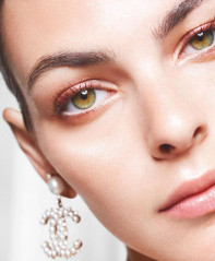 Vittoria Ceretti for Chanel Beauty // Spring 2021 фото №1289867