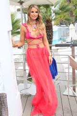 Vogue Williams in Marbella With Her Boyfriend Spencer Matthews  фото №962361