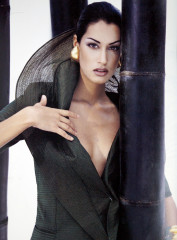 Yasmeen Ghauri ~ Gianfranco Ferre SS 1993 catalogue by Gian Paolo Barbieri фото №1391381
