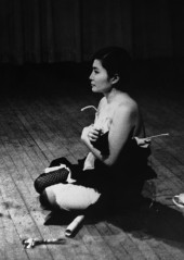 Yoko Ono фото