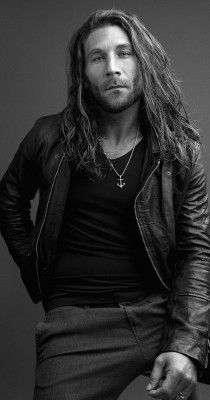 Zach McGowan фото №903085