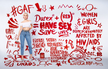 Zara Larsson – Durex and Product Red (2018) фото №1114643