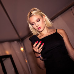 Zara Larsson - Social Media Pics 2018 фото №1091700