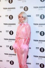 Zara Larsson - BBC Radio 1 Teen Awards in London 10/21/2018 фото №1111040