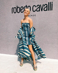 Zara Larsson - Roberto Cavalli Show in Milan 09/22/2018 фото №1109520